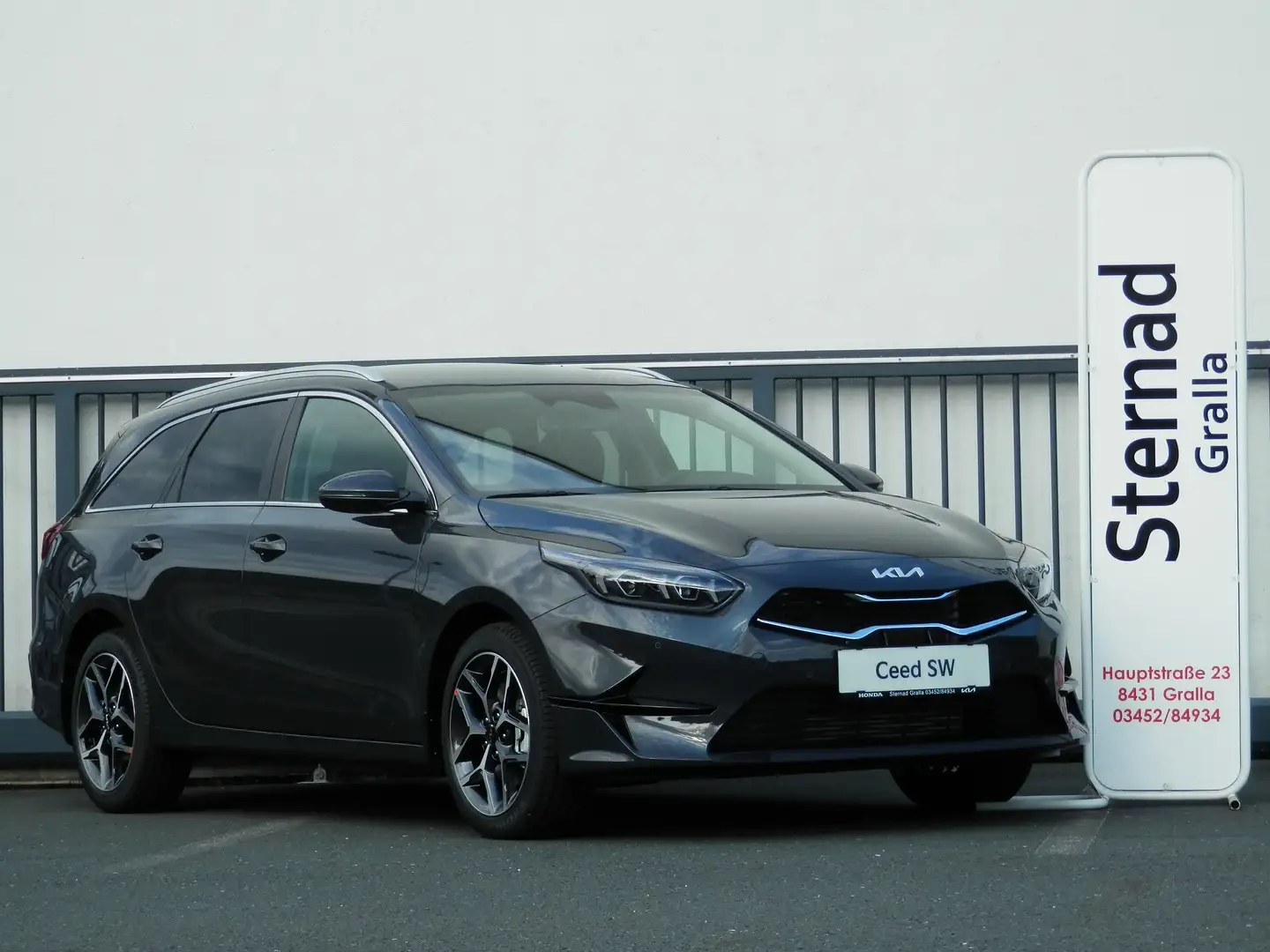 Kia Ceed SW / cee'd SW 1,5 TGDI Gold 48V DCT7 & P3 - Comfort+Paket Grijs - 2
