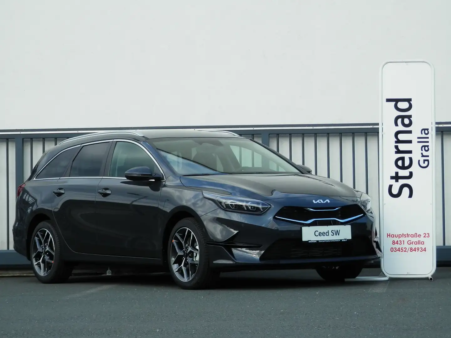 Kia Ceed SW / cee'd SW 1,5 TGDI Gold 48V DCT7 & P3 - Comfort+Paket Grijs - 1