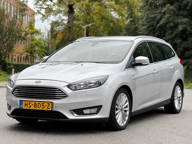 Ford Focus view 4