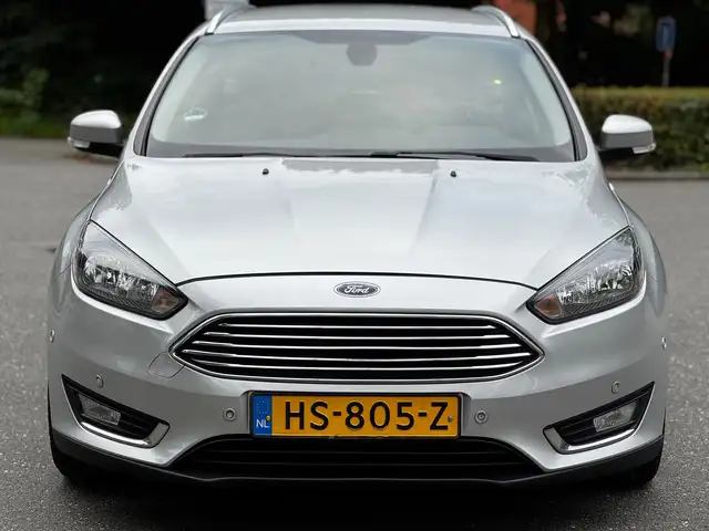 Ford Focus view 5