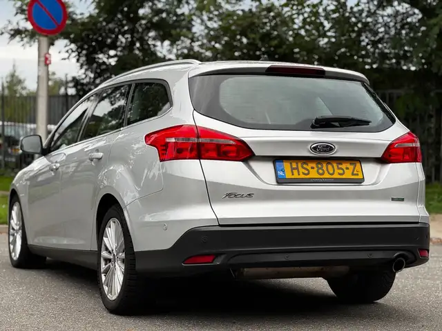 Ford Focus view 8