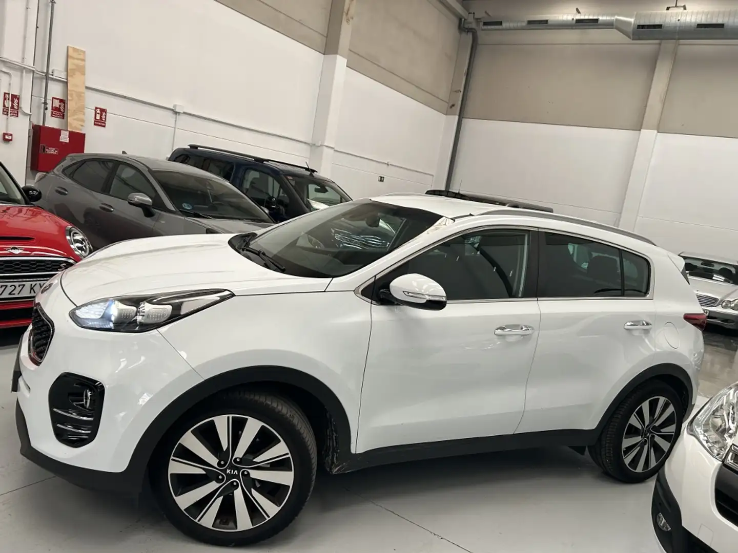 Kia Sportage 1.7CRDi VGT Eco-D. x-Tech18 4x2 Weiß - 2