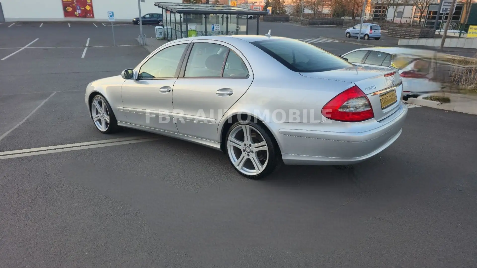 Mercedes-Benz E 200 KOMPRESSOR CLASSIC /neue Steuerkette Silber - 1