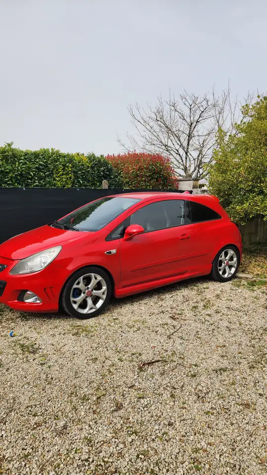 Opel Corsa 1.6 - 192 Turbo OPC