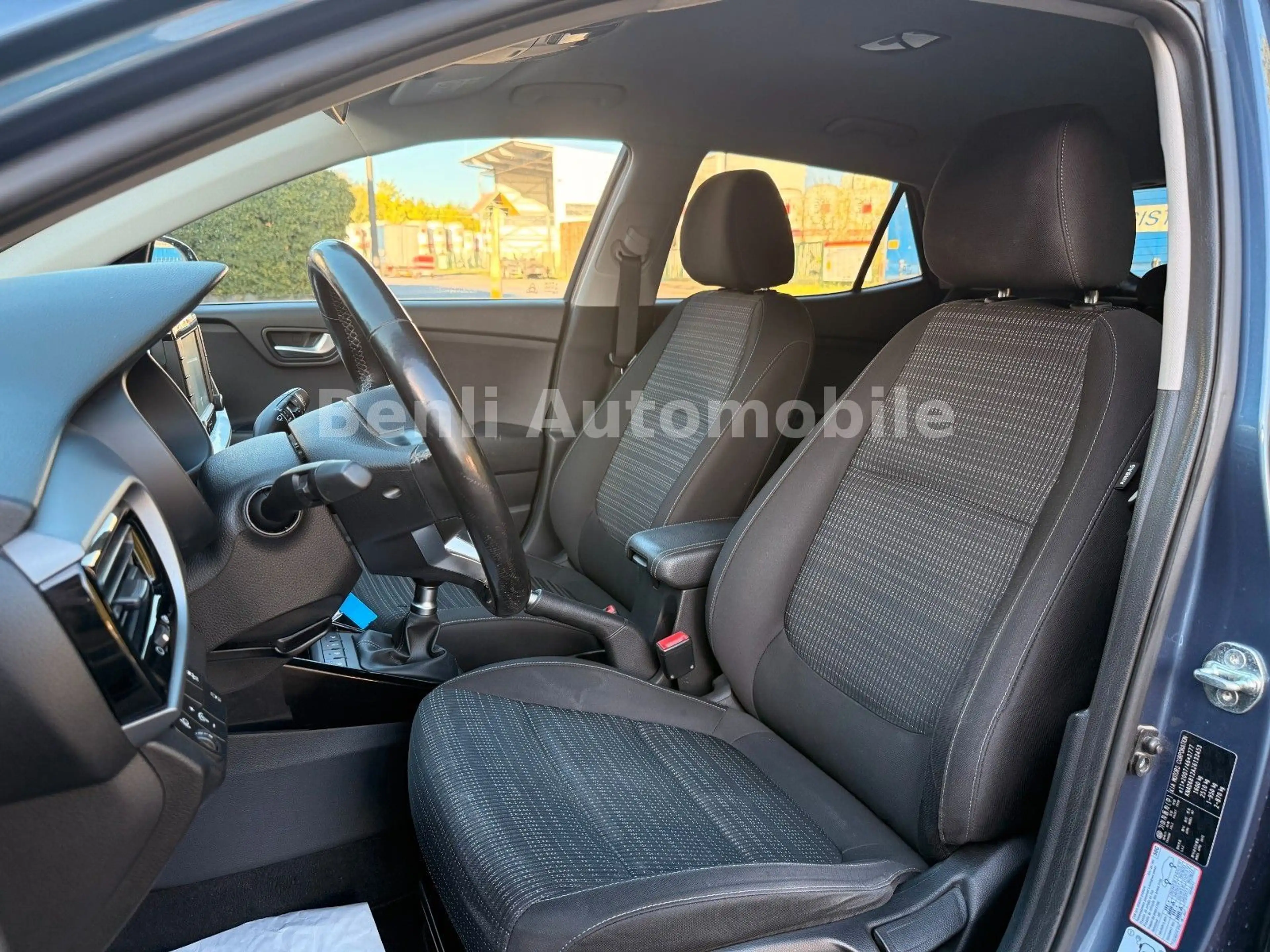 Kia Stonic Vision/1.HAND/NAVI/KLIMA/SHZ/SCHKHFT/LED — photo 13