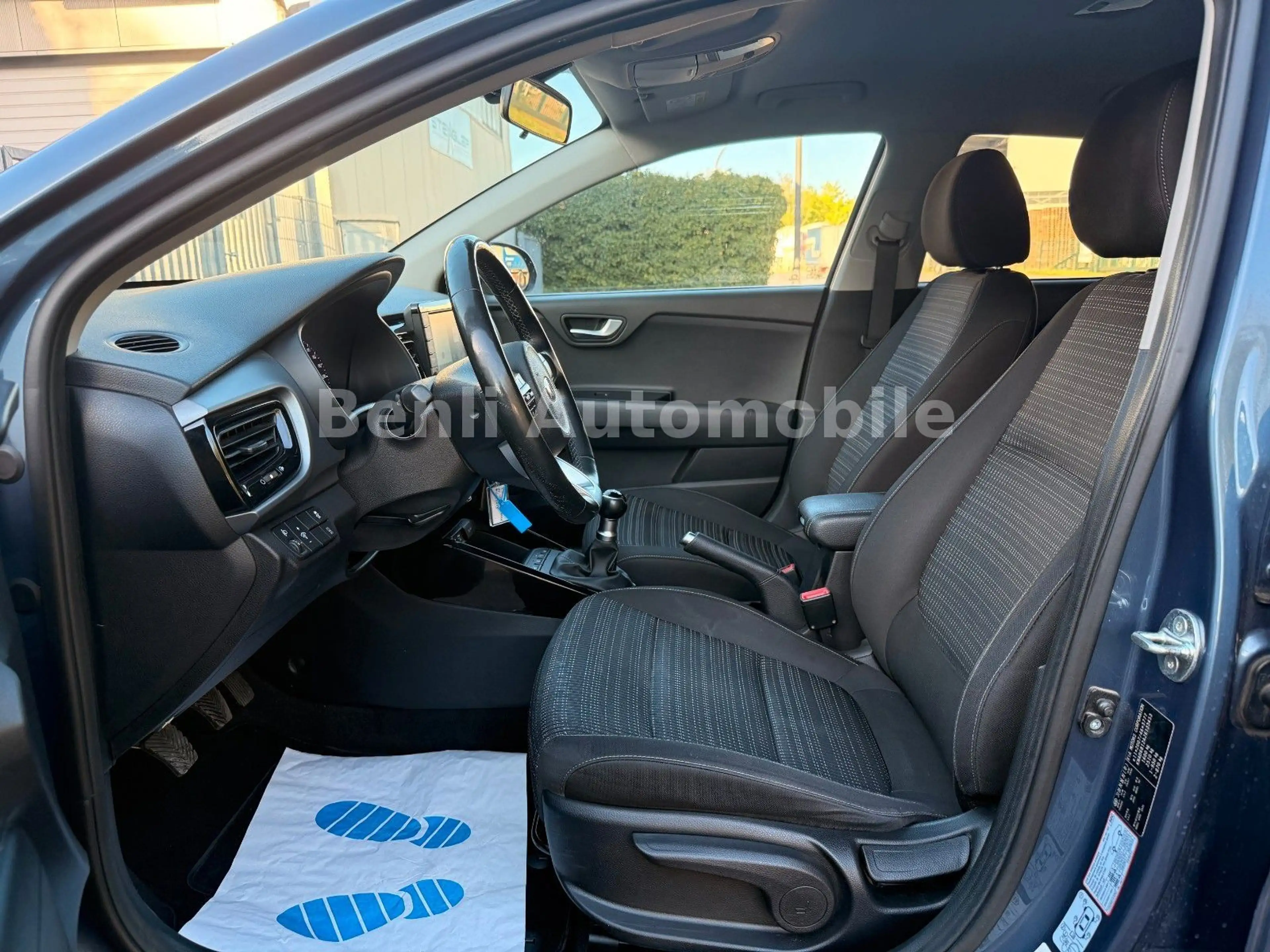 Kia Stonic Vision/1.HAND/NAVI/KLIMA/SHZ/SCHKHFT/LED — photo 12