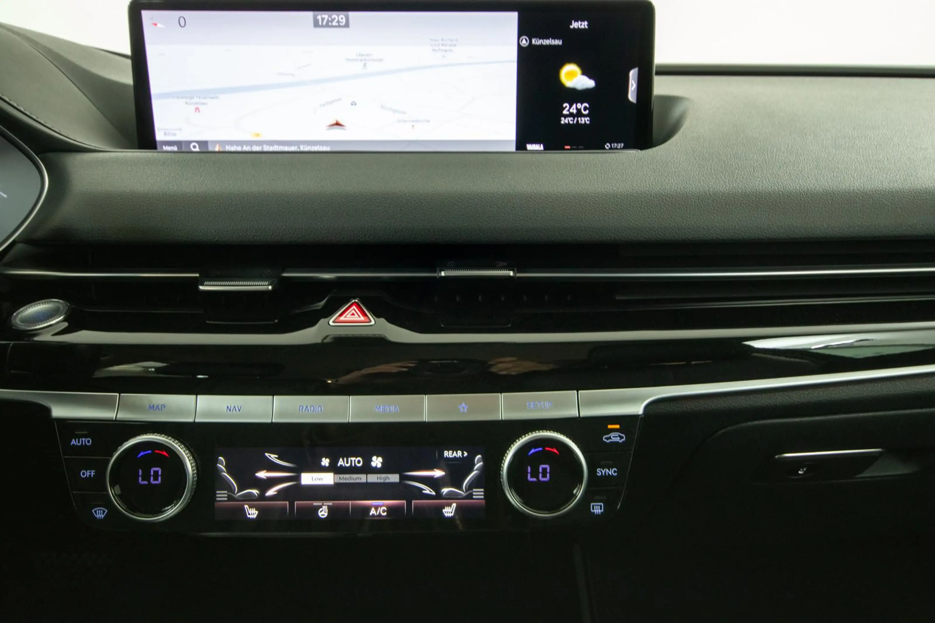 Genesis G80 Luxury Kamera ACC Leder — photo 10