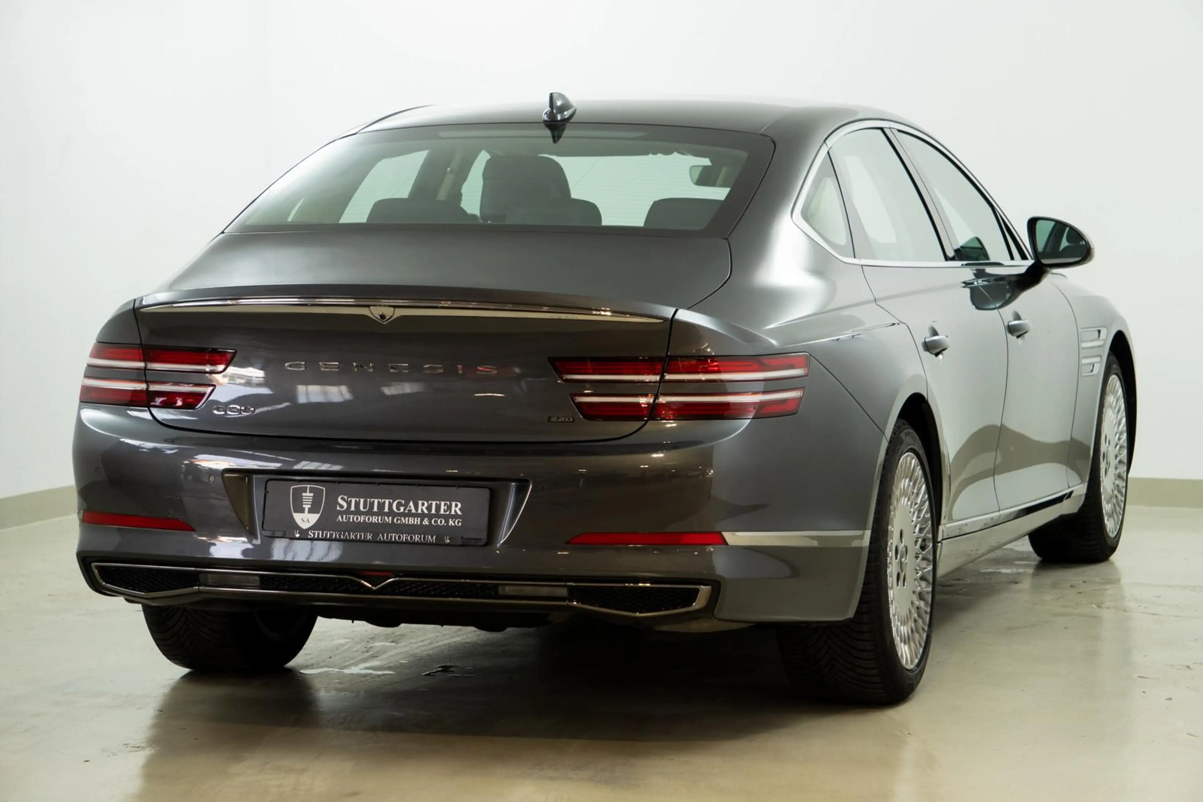 Genesis G80 Luxury Kamera ACC Leder — photo 6