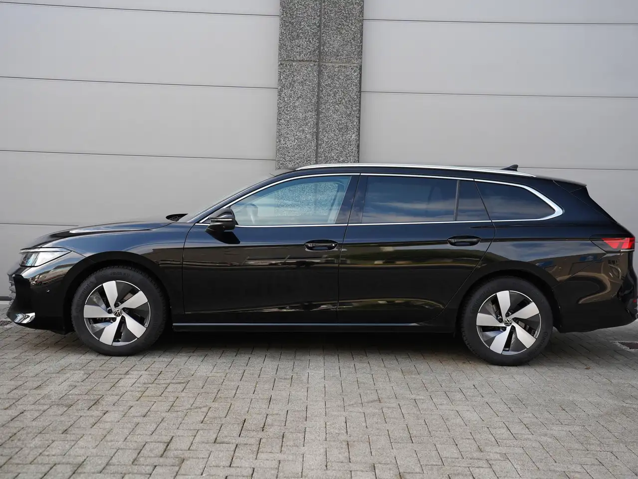Volkswagen Passat Variant 1.5eTSI DSG *MASSAGE / TREKHAAK / 360 / ALCANTARA / ZETELVERWARMING / DRAADLOZE, миниатюра 13