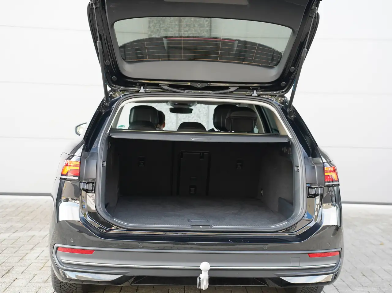 Volkswagen Passat Variant 1.5eTSI DSG *MASSAGE / TREKHAAK / 360 / ALCANTARA / ZETELVERWARMING / DRAADLOZE, миниатюра 16