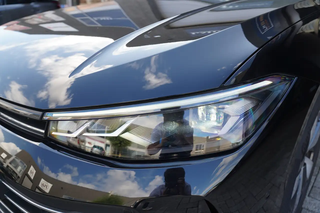 Volkswagen Passat Variant 1.5eTSI DSG *MASSAGE / TREKHAAK / 360 / ALCANTARA / ZETELVERWARMING / DRAADLOZE, миниатюра 25