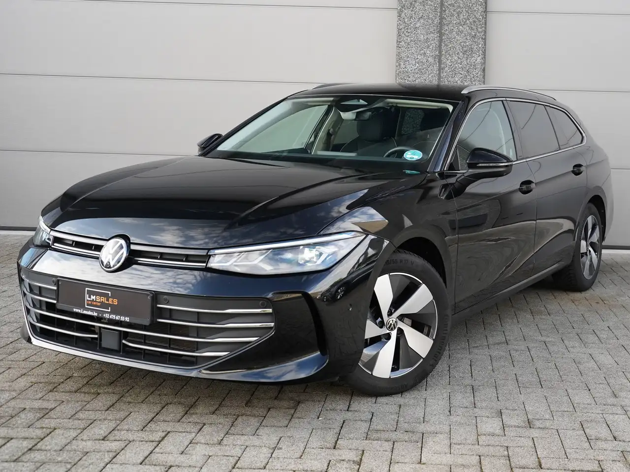 Volkswagen Passat Variant 1.5eTSI DSG *MASSAGE / TREKHAAK / 360 / ALCANTARA / ZETELVERWARMING / DRAADLOZE