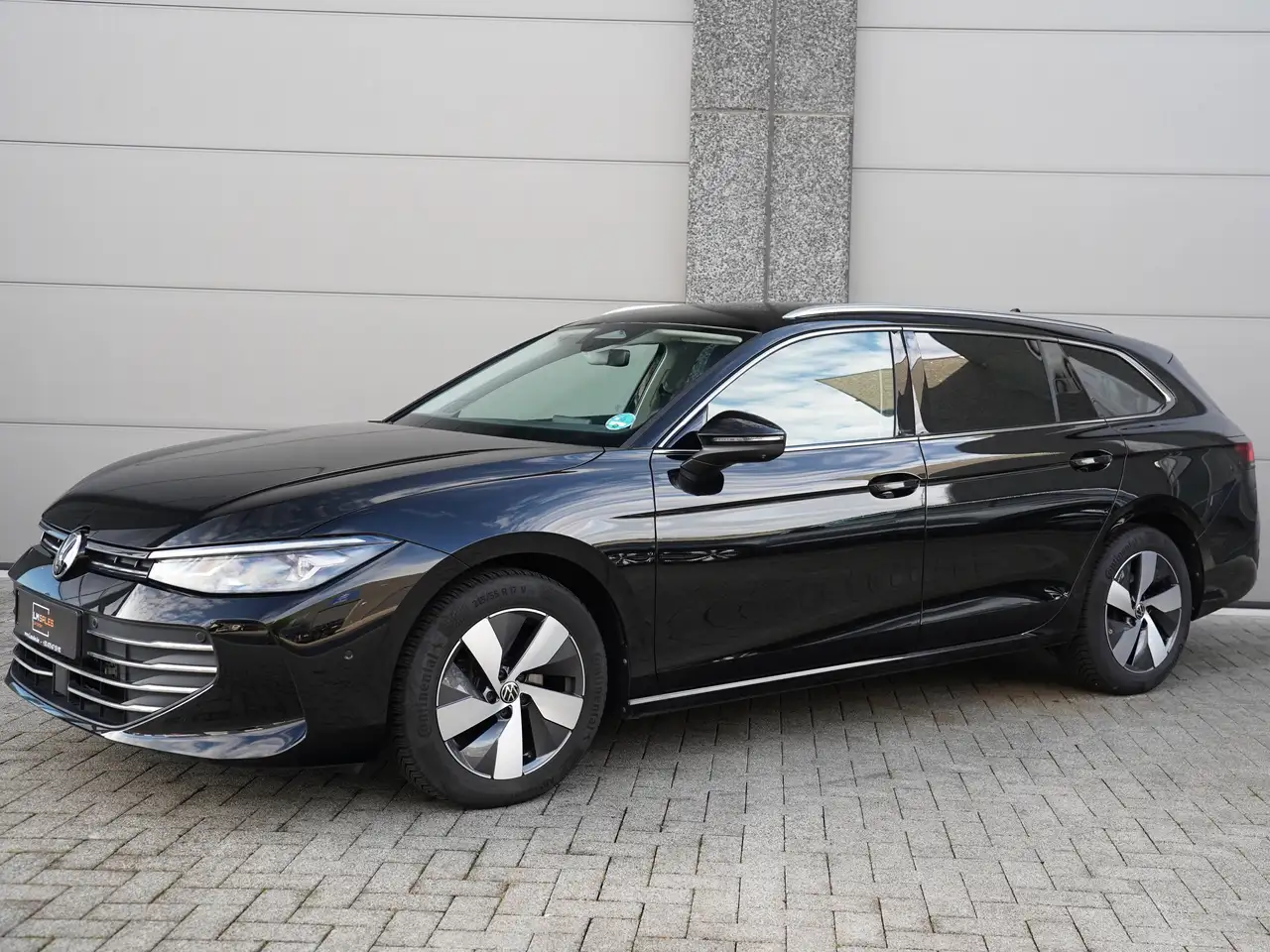 Volkswagen Passat Variant 1.5eTSI DSG *MASSAGE / TREKHAAK / 360 / ALCANTARA / ZETELVERWARMING / DRAADLOZE, миниатюра 2