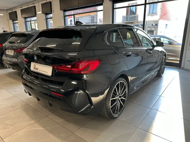 BMW 1 Series view 4