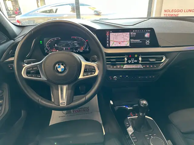 BMW 1 Series view 9
