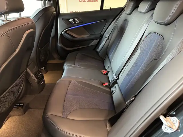 BMW 1 Series view 7