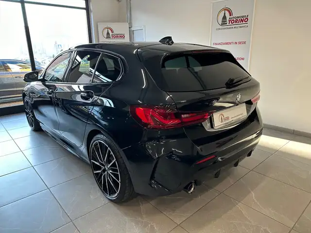 BMW 1 Series view 6