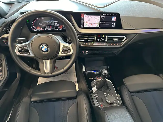 BMW 1 Series view 8