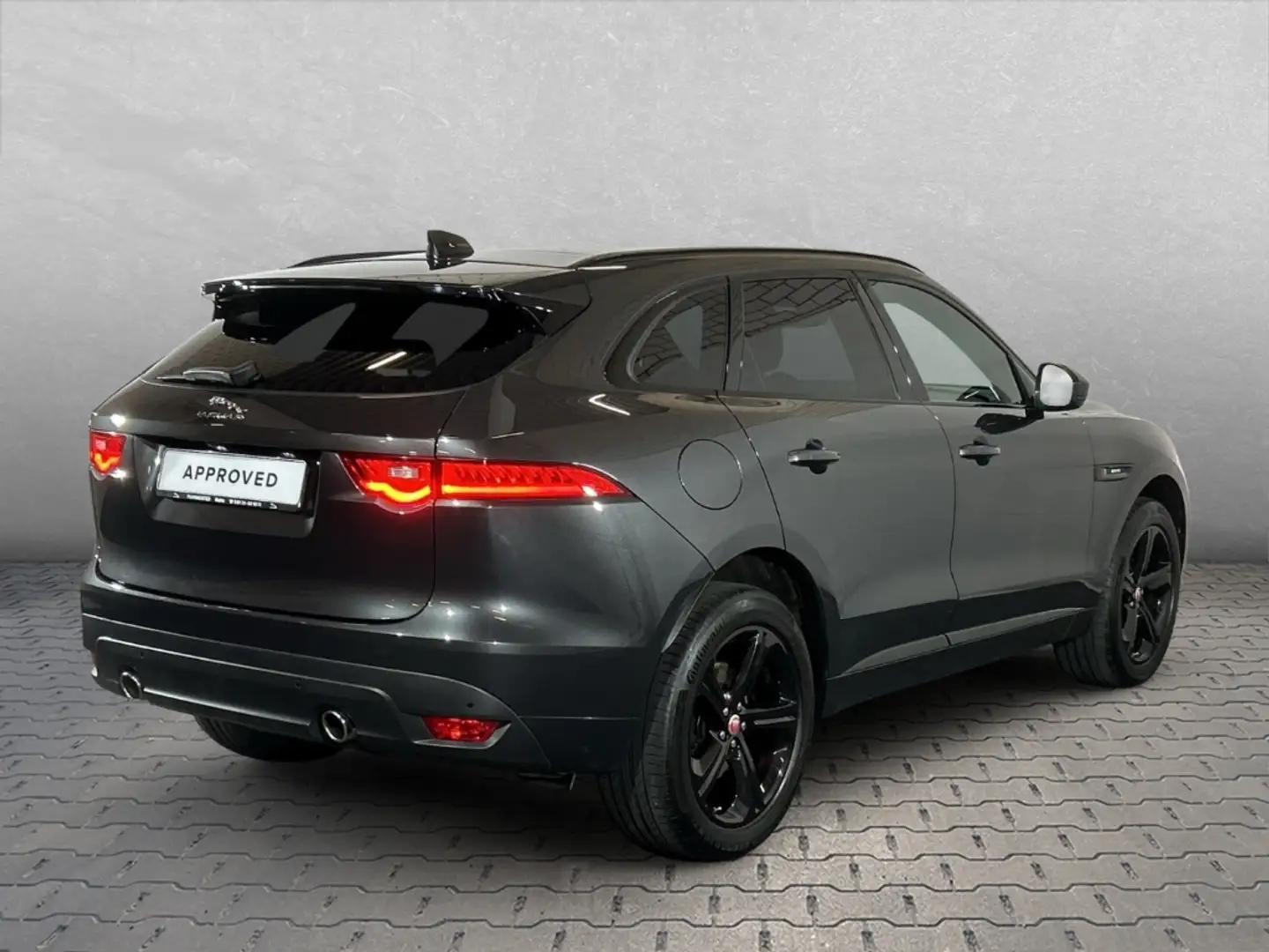Jaguar F-Pace 30d R-Sport AWD Winterpaket LED Pano AHK Grau - 2