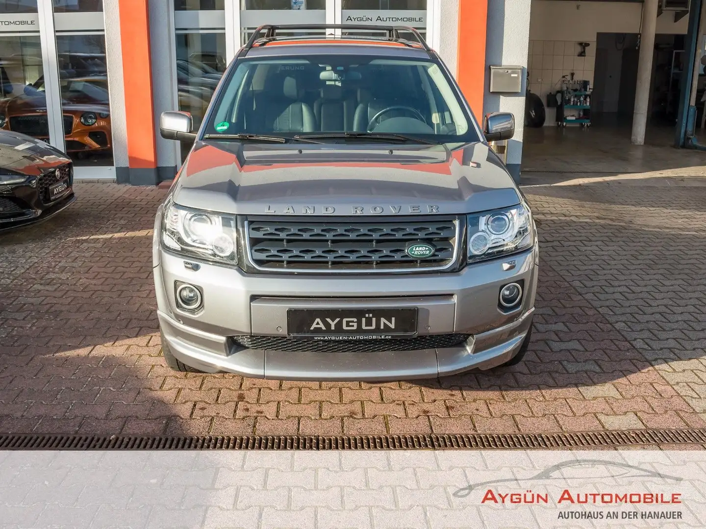 Land Rover Freelander SD4 SE Dynamic *Xenon*Kamera*Pano Grau - 2