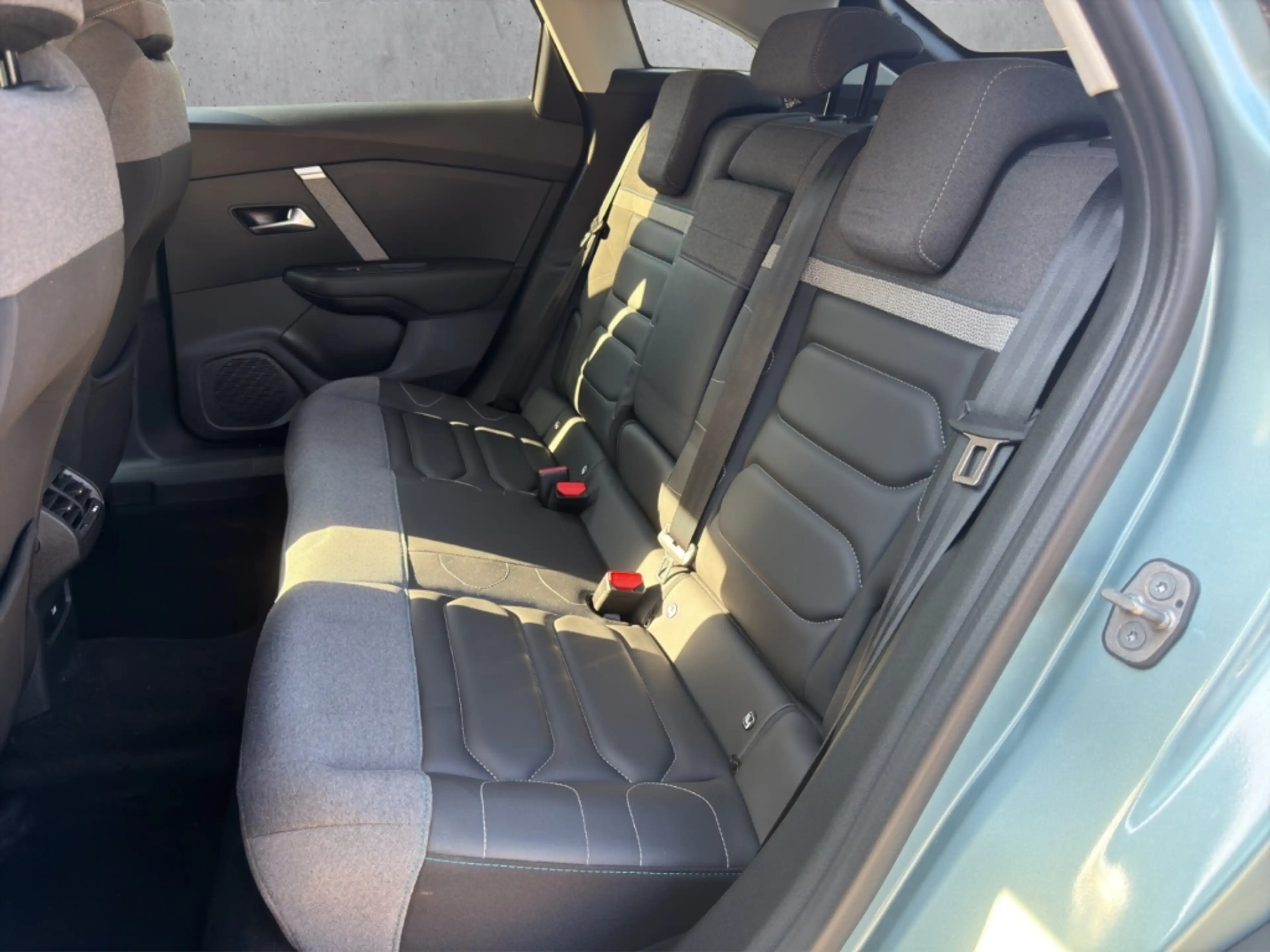 Citroen C4 Max PT130 S&S Shine Navi LED CarPlay Kamera HeadUp — photo 8
