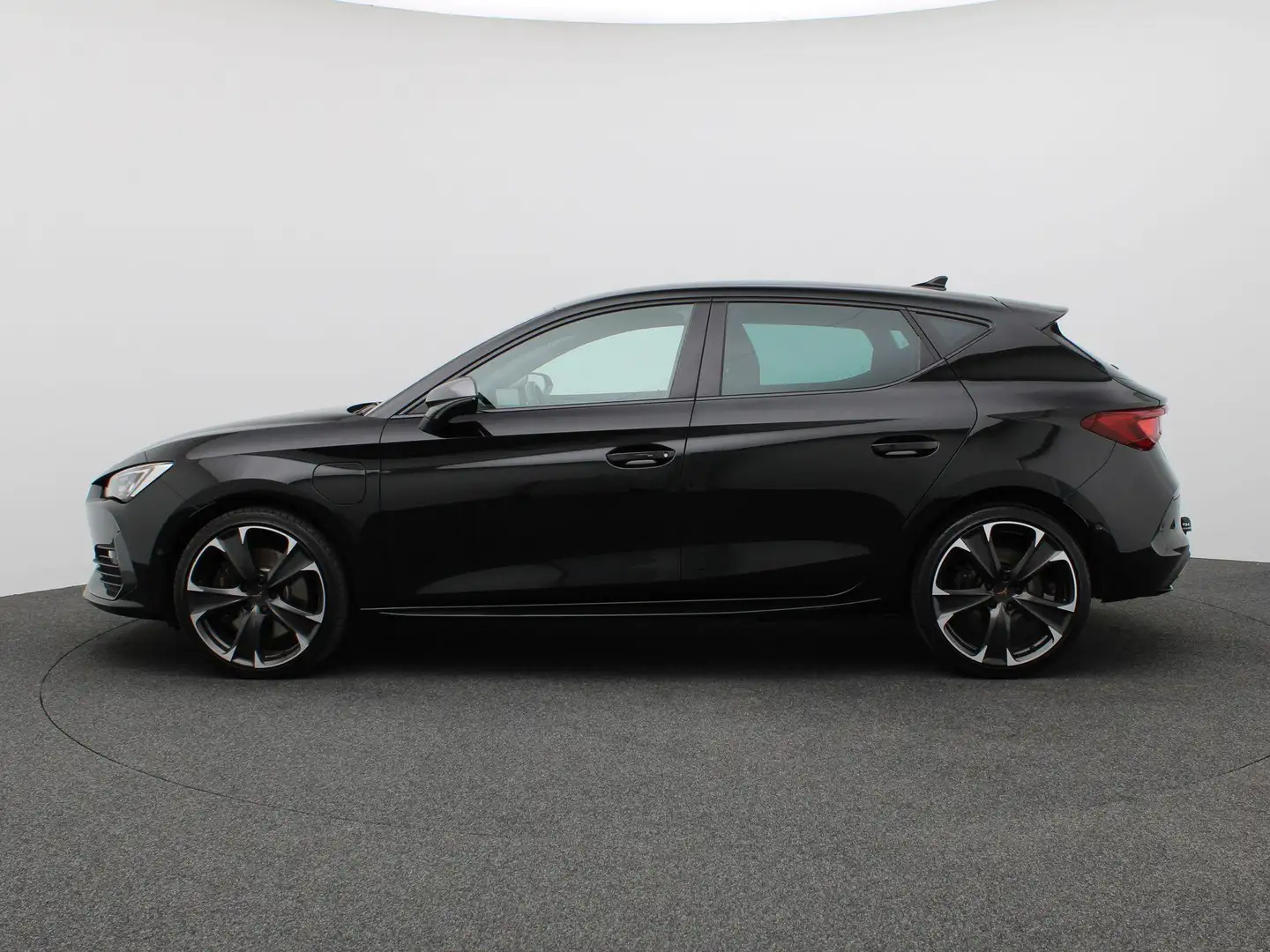 CUPRA Leon 1.4 e-Hybrid 245pk Supersportstuur, Side Skirts, S Zwart - 2