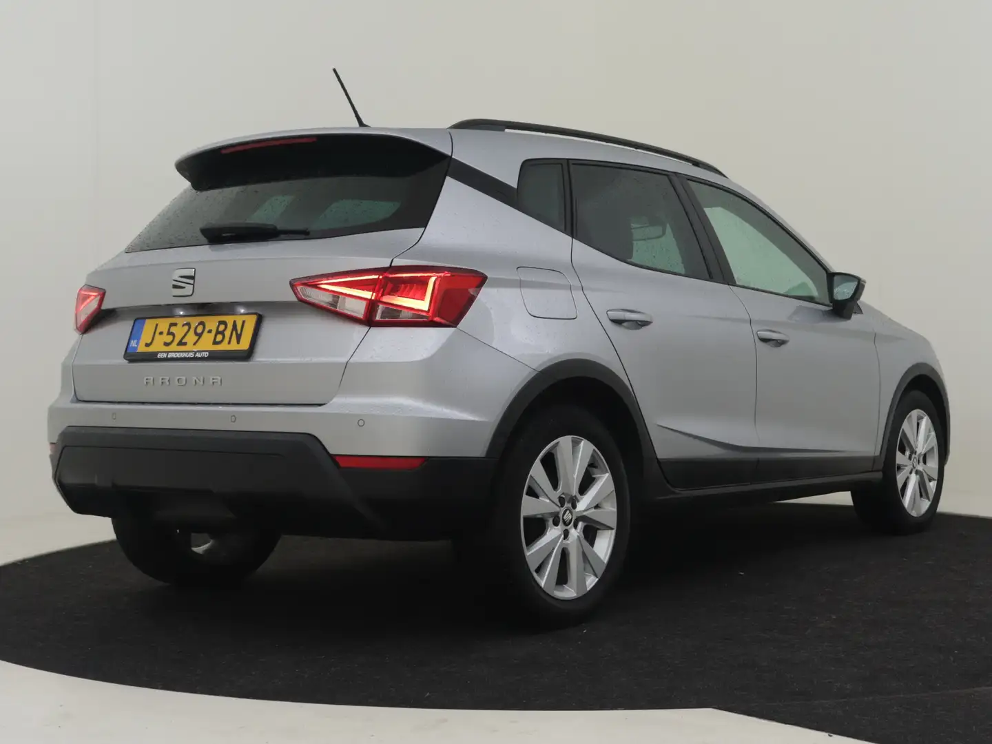 SEAT Arona 1.0 TSI Style Business Intense 95pk | Apple Carpla Gris - 2