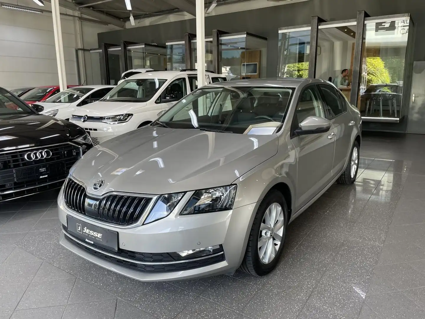 Skoda Octavia 1.5 TSI ACT Style Tempomat CarPlay PDC Beige - 1