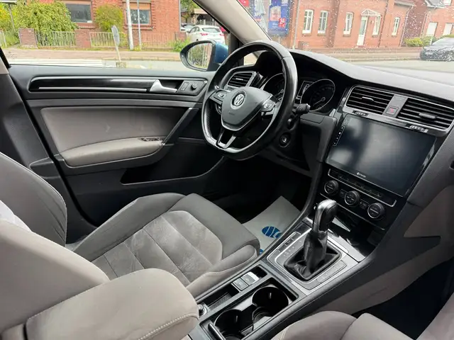 Volkswagen Golf view 15