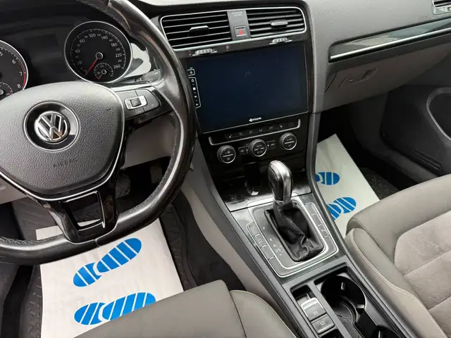 Volkswagen Golf view 14