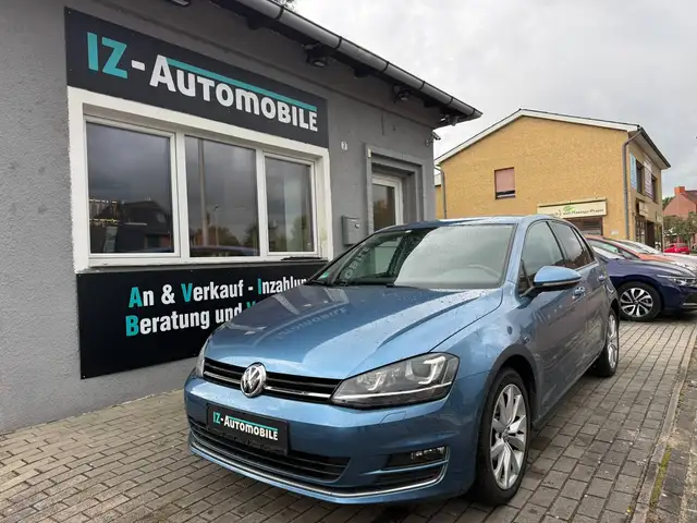 Volkswagen Golf view 2