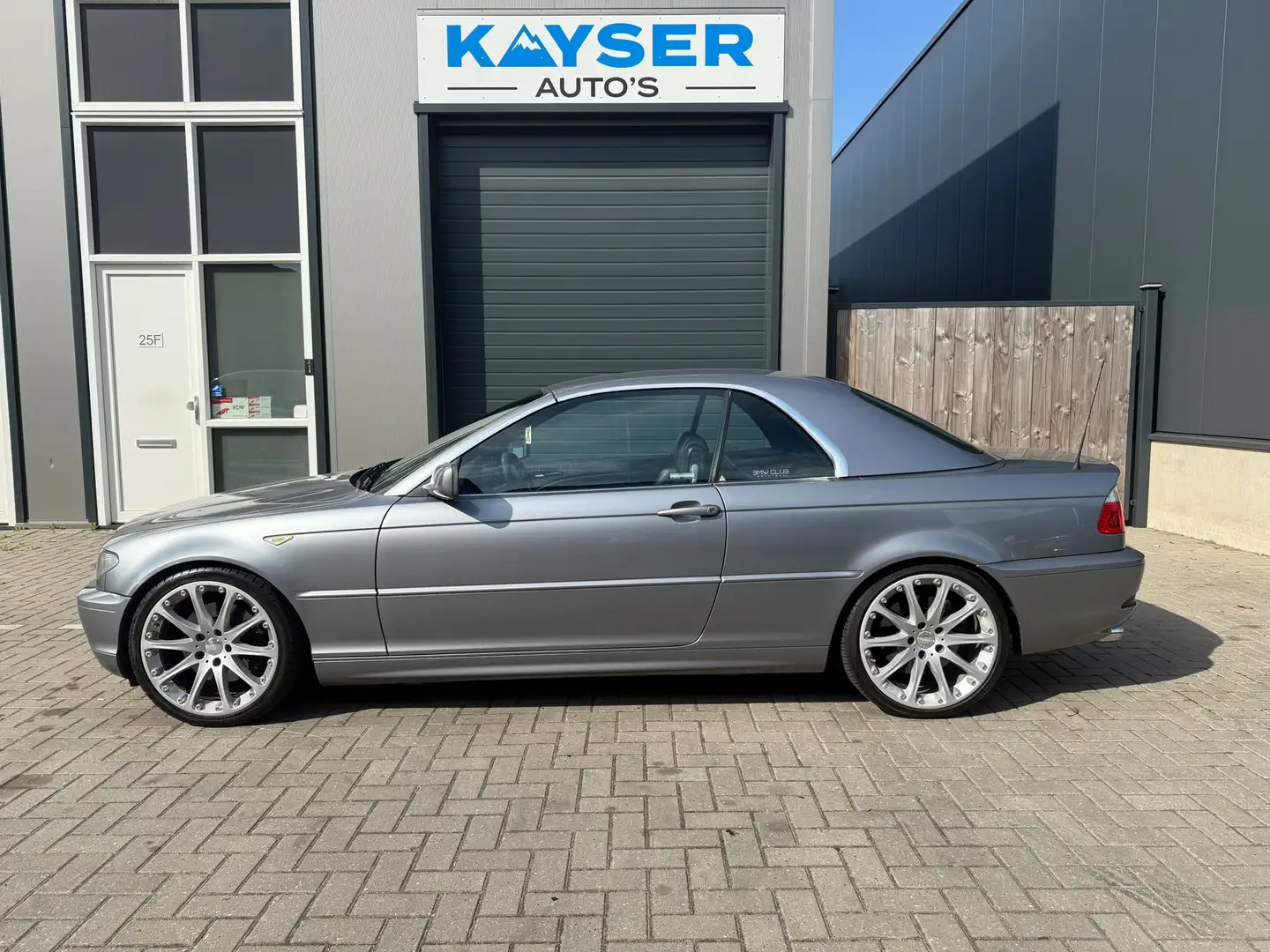 BMW 330 330Ci Cabrio AUT Memory Xenon H/K Leder Navi Hardt Grau - 2
