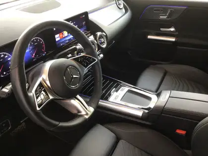 Annonce voiture d'occasion Mercedes-Benz GLA 180 - CARADIZE