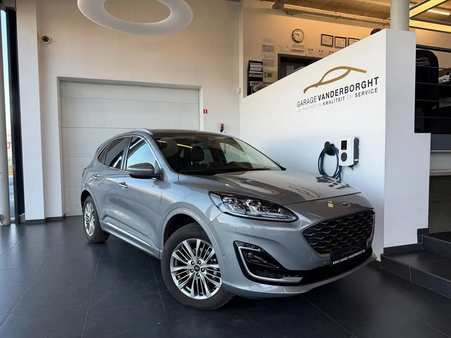 Ford Kuga VIGNALE FULL HYBRIDE FHEV AUTOMAAT Gris - 1