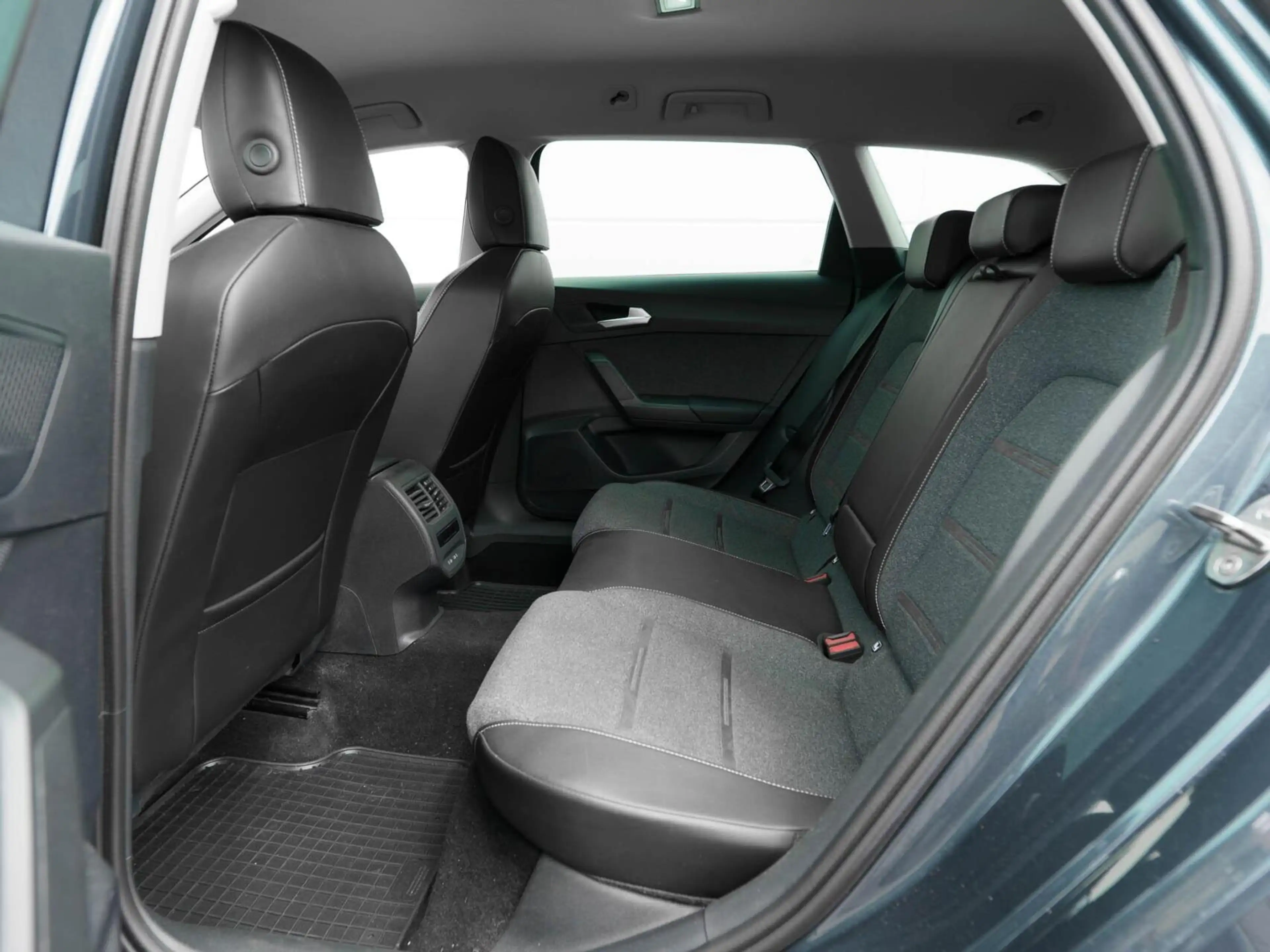 SEAT Leon e-Hybrid Sportstourer 1.4 TSI eHybrid 204pk PHEV Xcellencee — photo 6