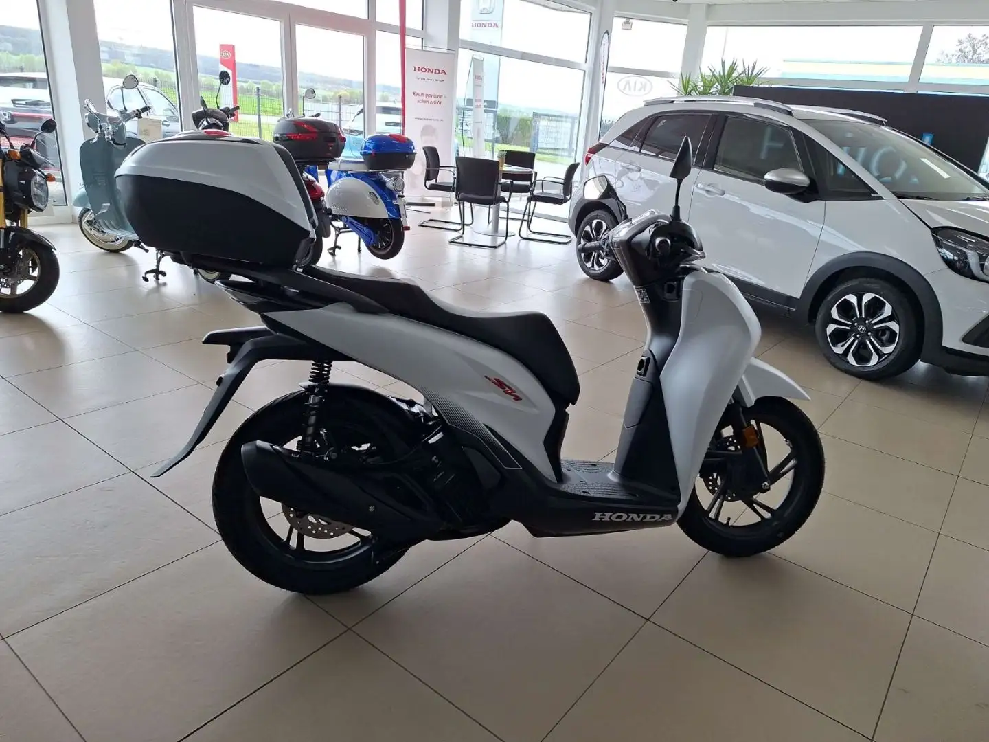 Honda SH 125i MIT TOP CASE SOFORT VERFÜGBAR Weiß - 2
