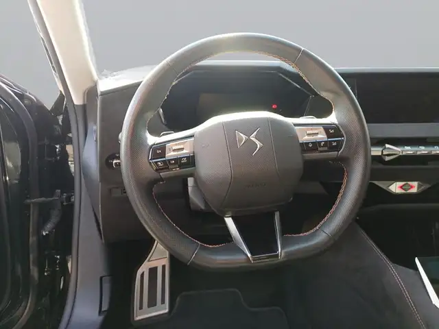 DS Automobiles DS 4 view 15