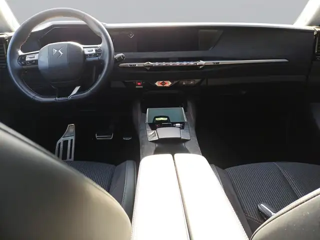 DS Automobiles DS 4 view 12