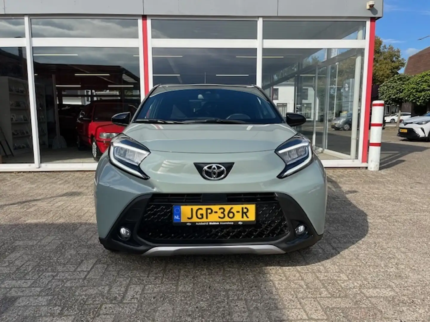 Toyota Aygo X 1.0 VVT-i S-CVT Envy Groen - 2