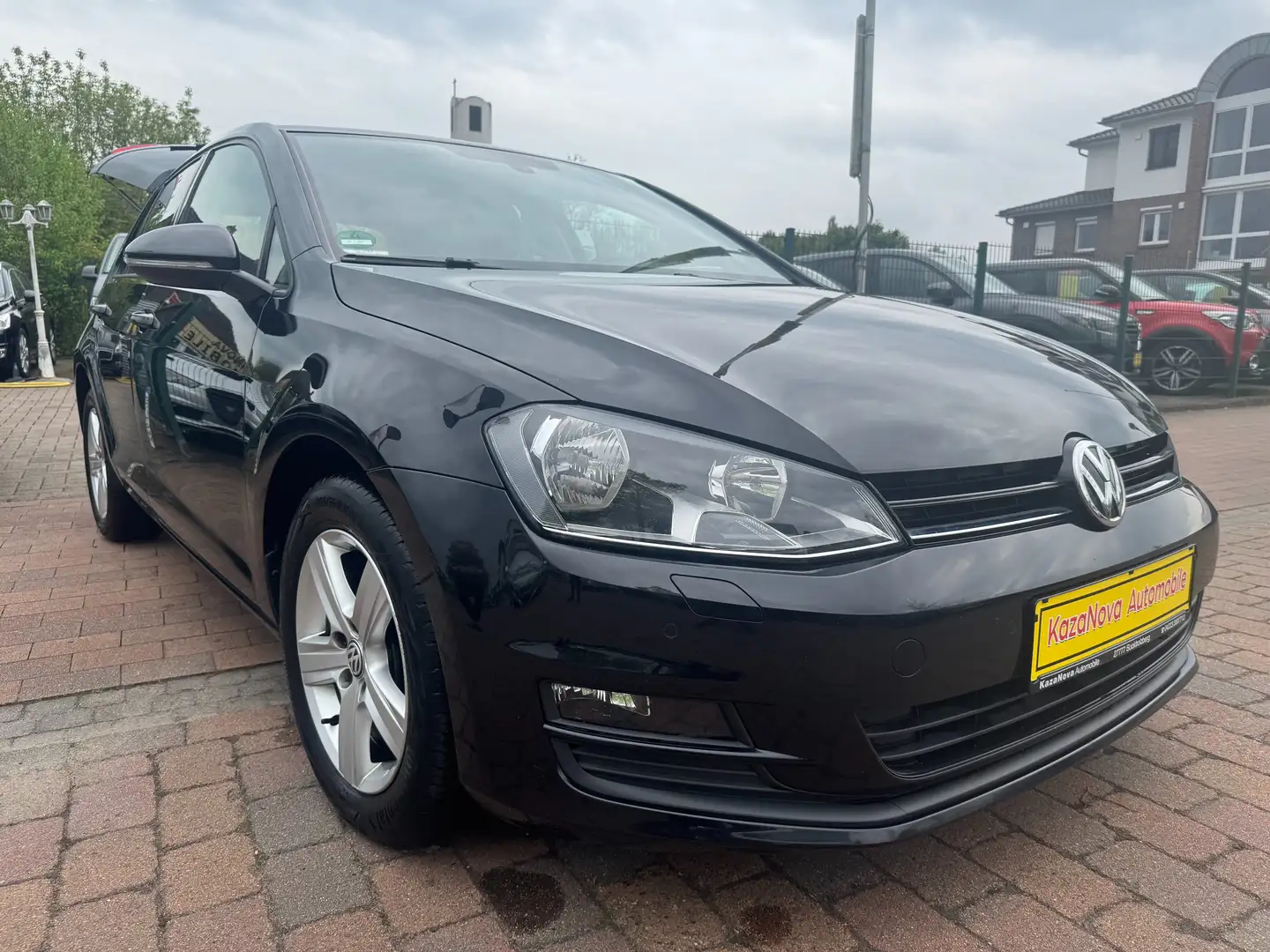 Volkswagen Golf Comfortline+Einparkh+Shzg Schwarz - 1