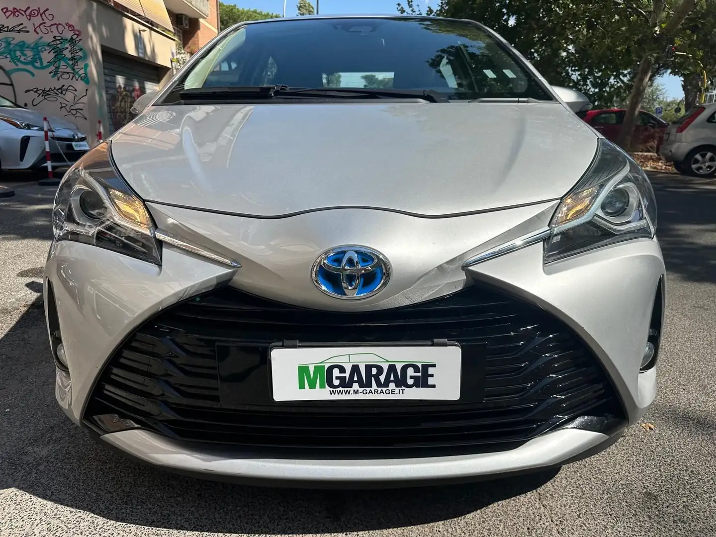 Toyota Yaris 1.5 Hybrid 5 porte Active Argento - 1
