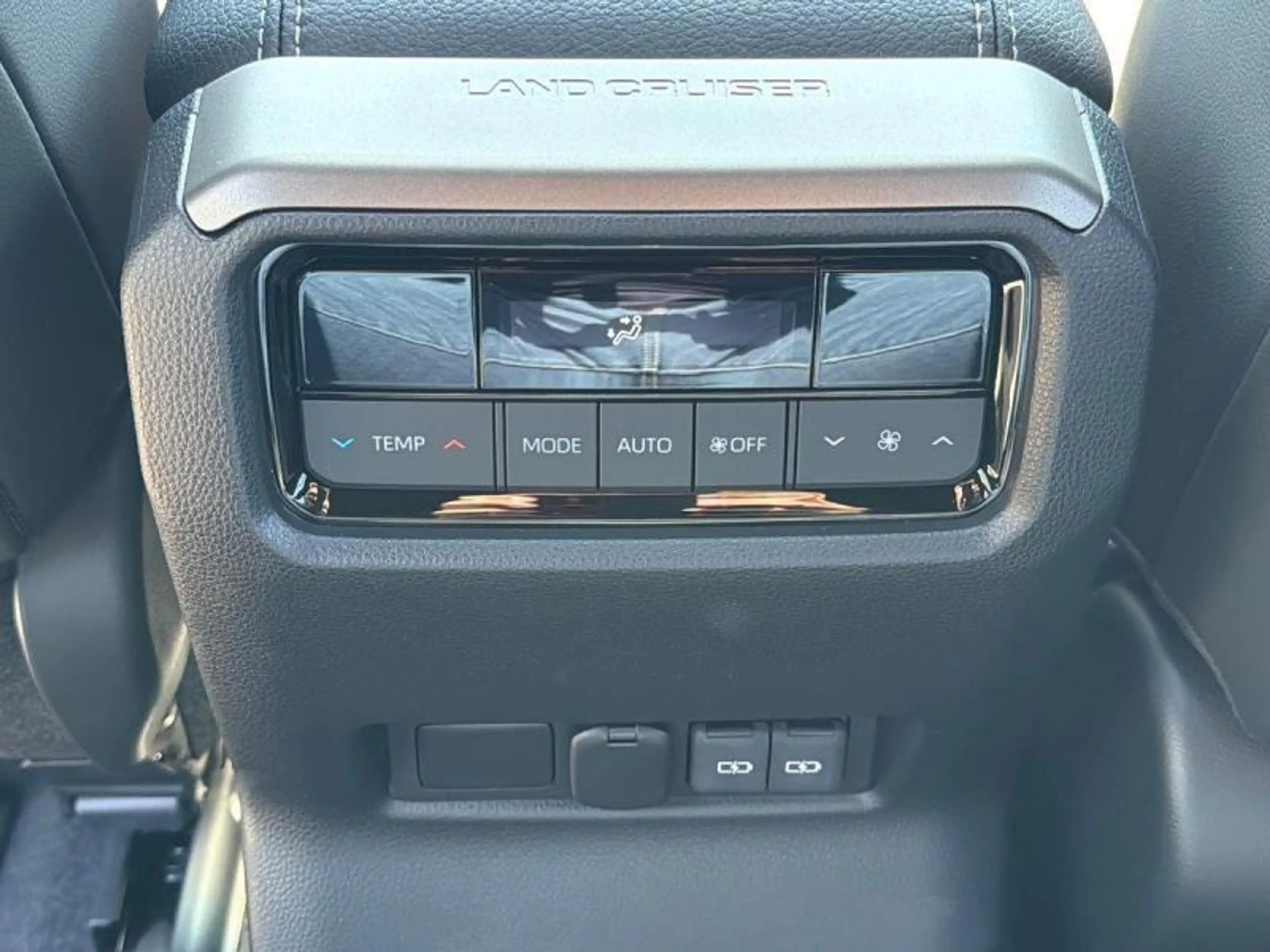 Toyota Land Cruiser VX 72851 + BTW — photo 10