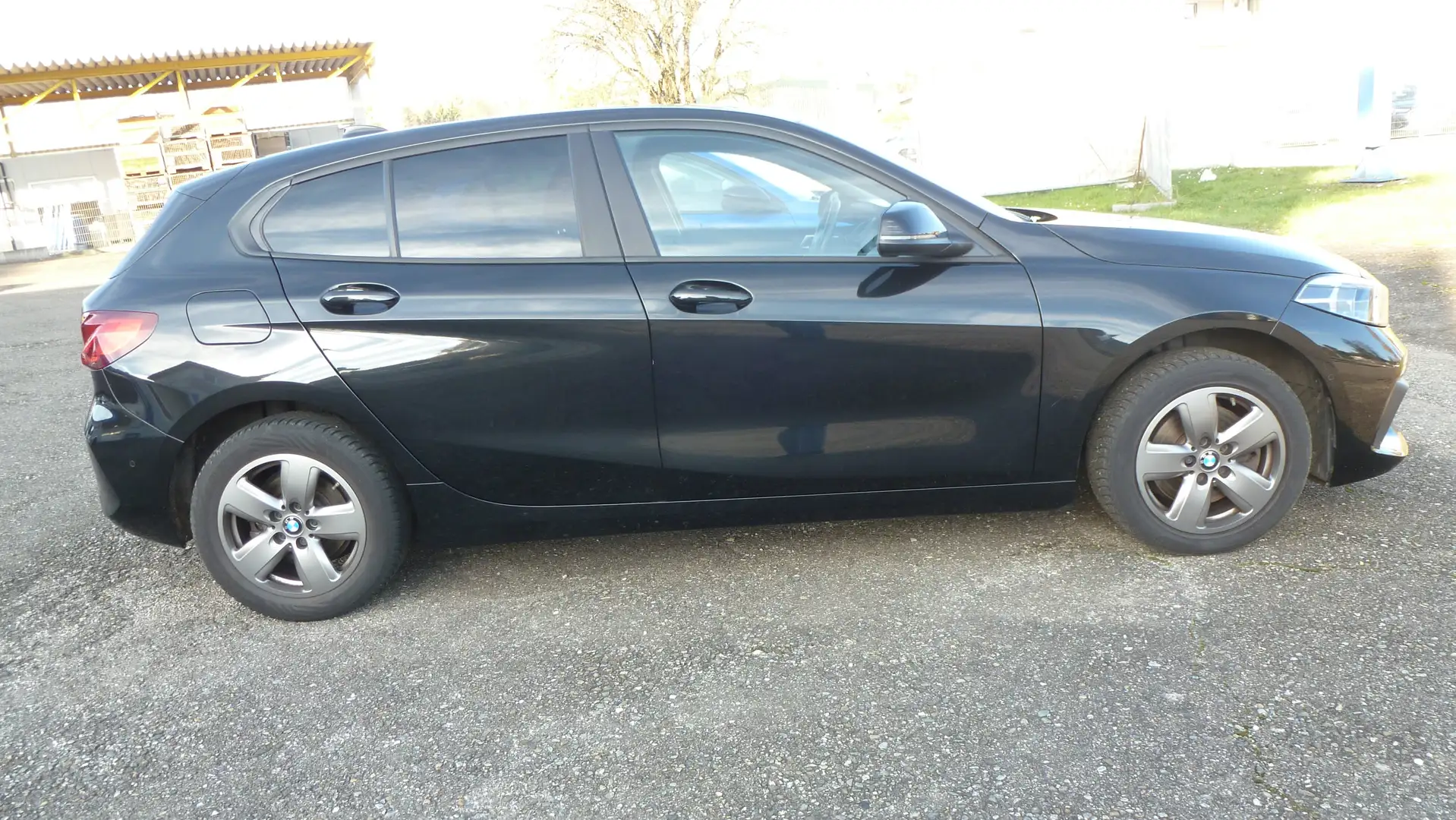 BMW 118 118 i Advantage Schwarz - 2