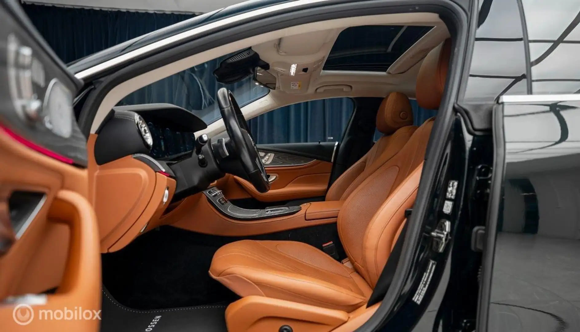 Mercedes-Benz CLS 450 4MATIC AMG Line Premium+ Burmester Grün - 2