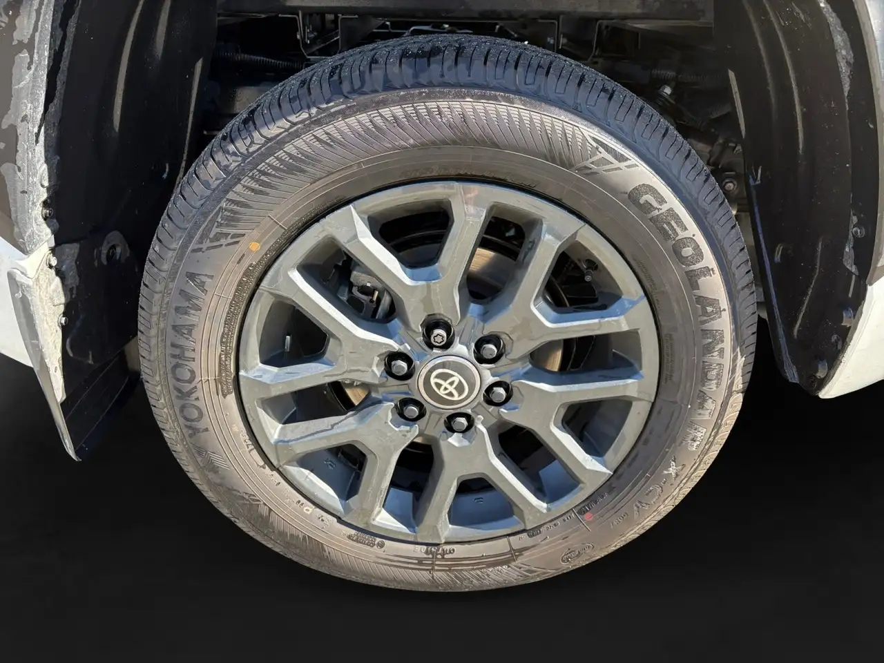 Toyota Tundra снимка Toyota Tundra