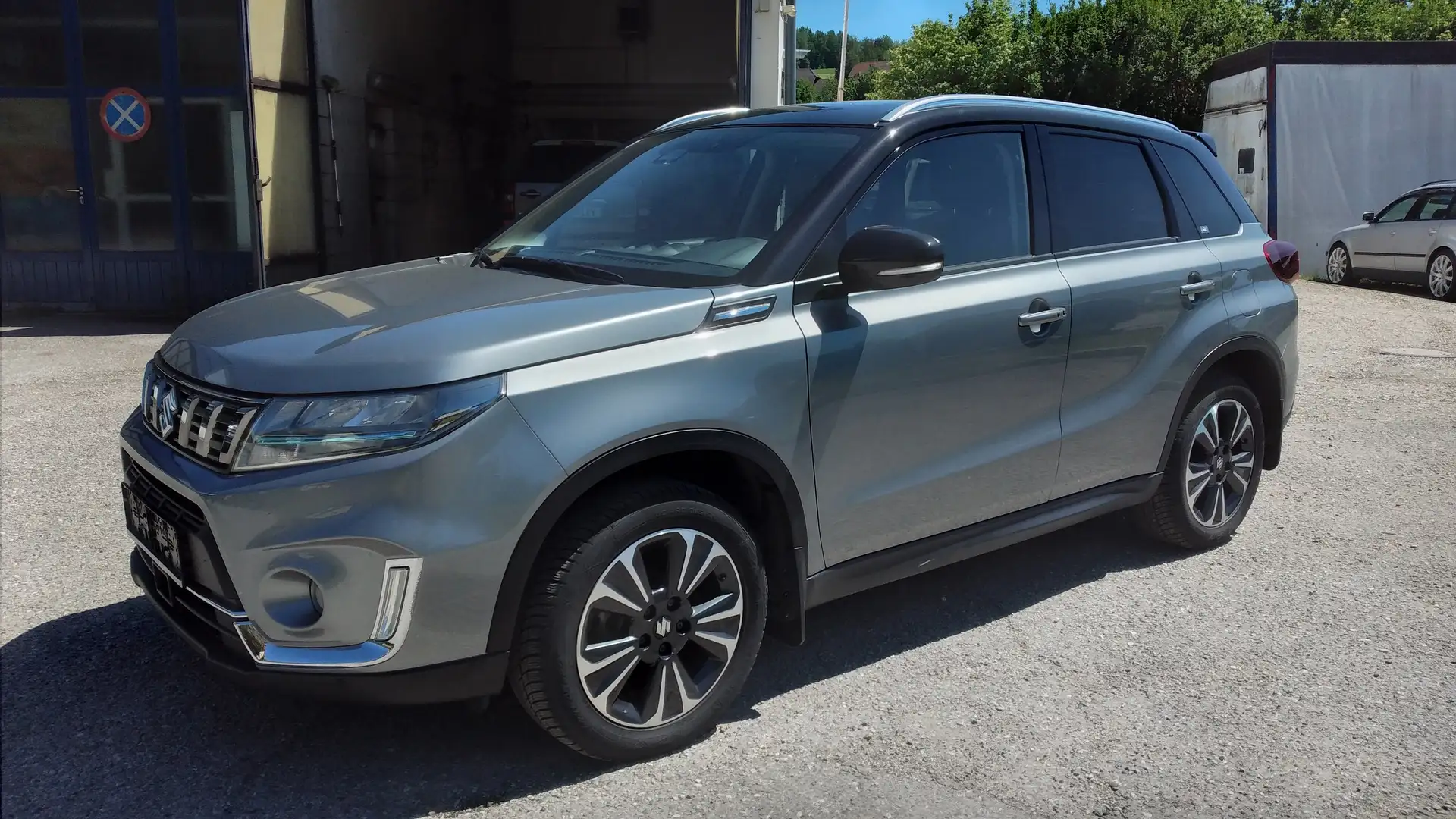 Suzuki Vitara Vitara 1,4 GL+ DITC Hybrid ALLGRIP flash Automatik Grau - 2