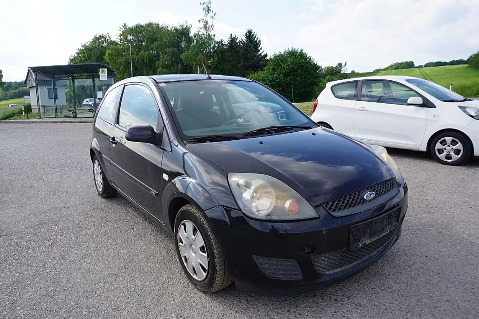 Ford Fiesta Ambiente 1,25 16V Schwarz - 2