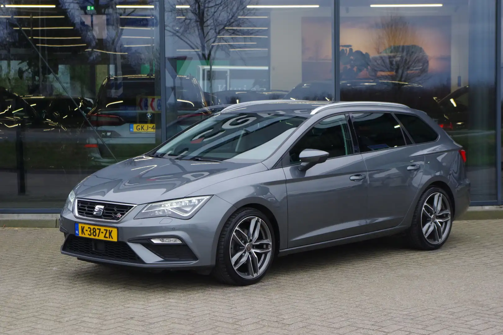 SEAT Leon ST 1.4 EcoTSI 150 PK FR Business Intense, Camera, Grijs - 1