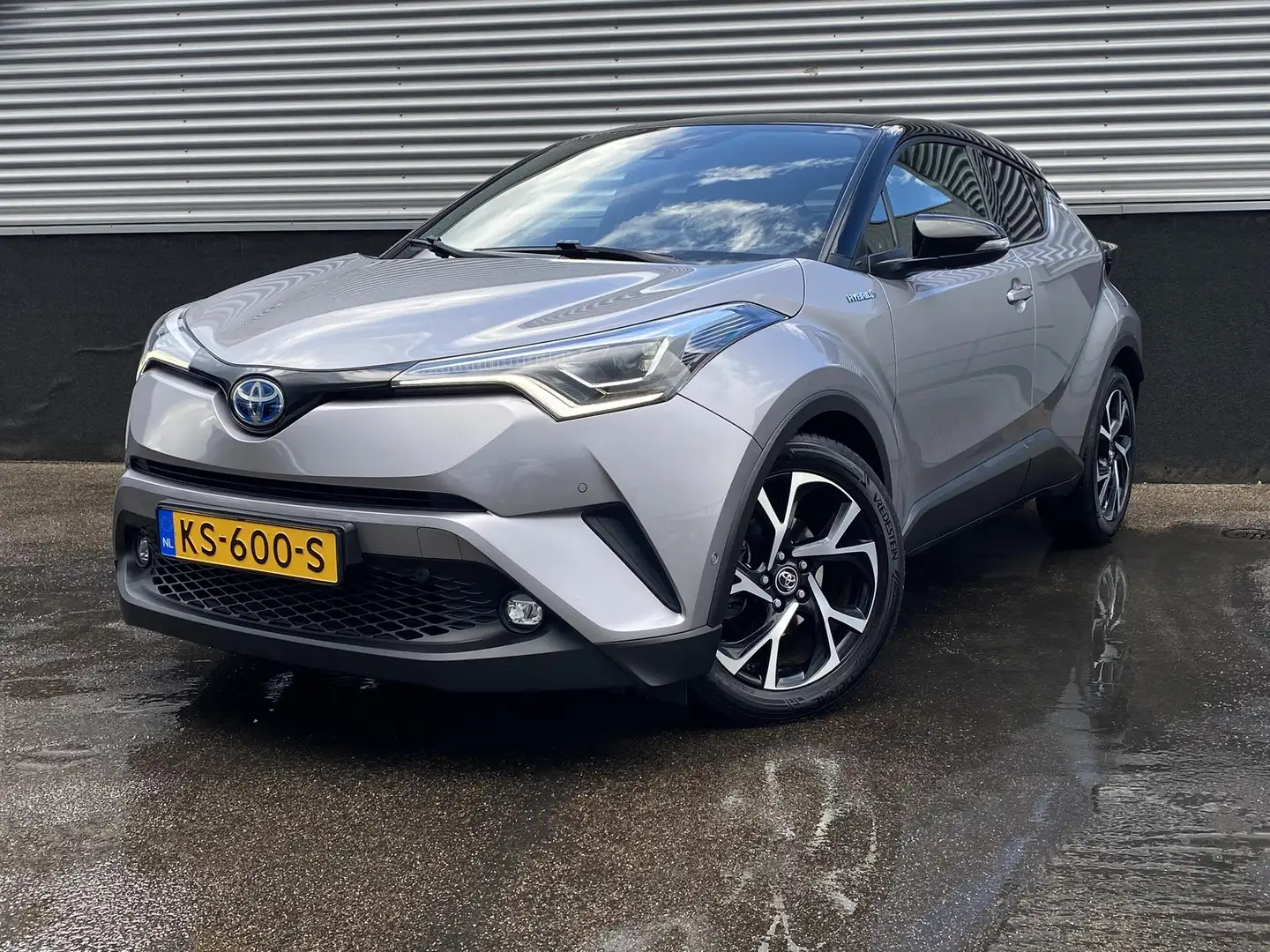 Toyota C-HR 1.8 Hybrid Bi-Tone Plus Stoel- & stuurverarming, n Gris - 2