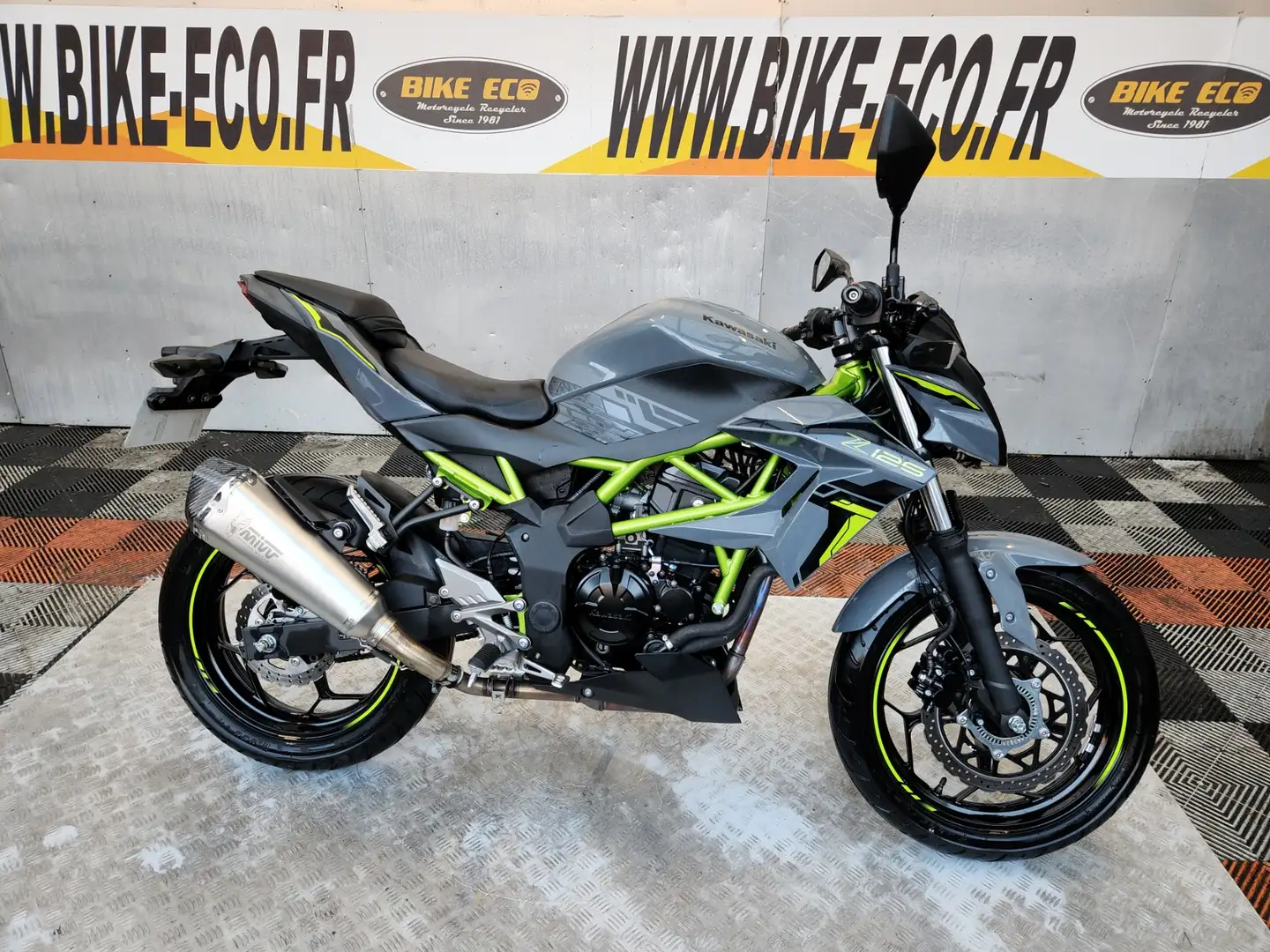 Kawasaki Z 125 Gris - 1